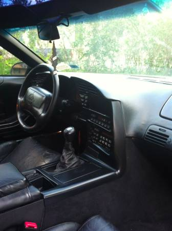 Illustration for article titled Craigslist Find Of The Day: Manuel Corvette For Travis
